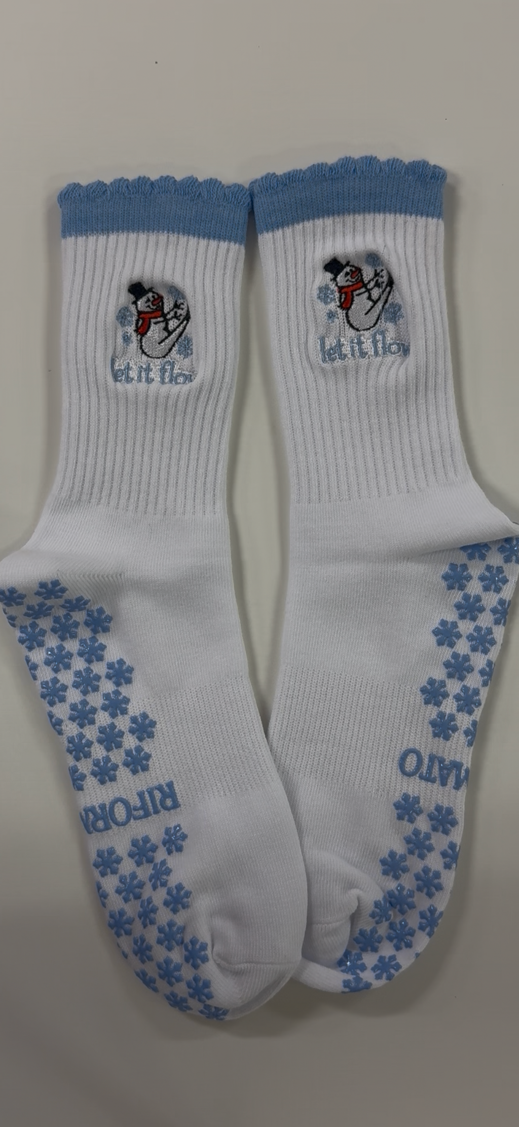 Let It Flow – Snowman Pilates Grip Socks